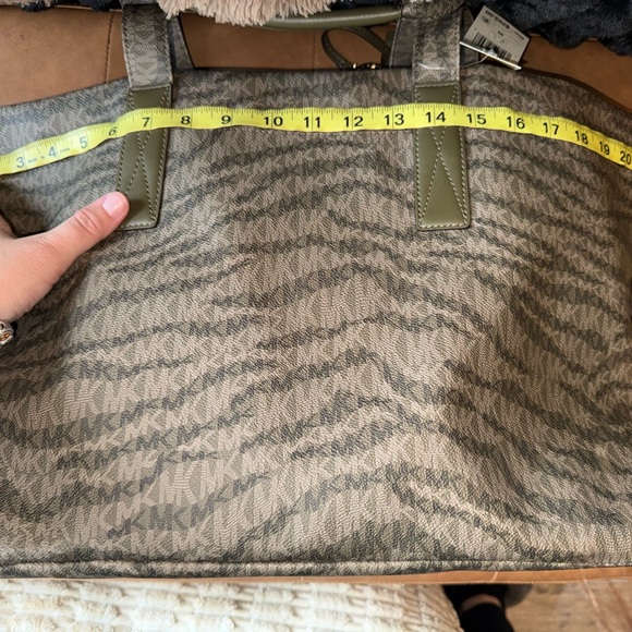 NWT Michael Kors The Michael Bag - Picture 8 of 10